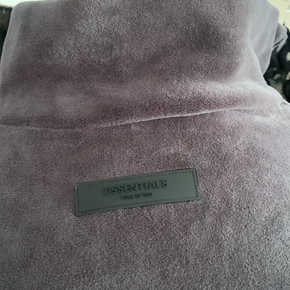 Essentials. NWT $69 - Picture 2 of 11